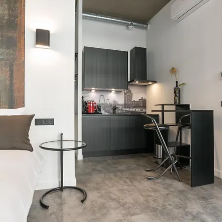 Midtown Apartahotel